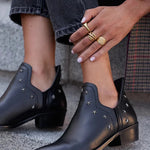 Antonia | Stiefeletten Damen Leder Spitze Nieten Blockabsatz