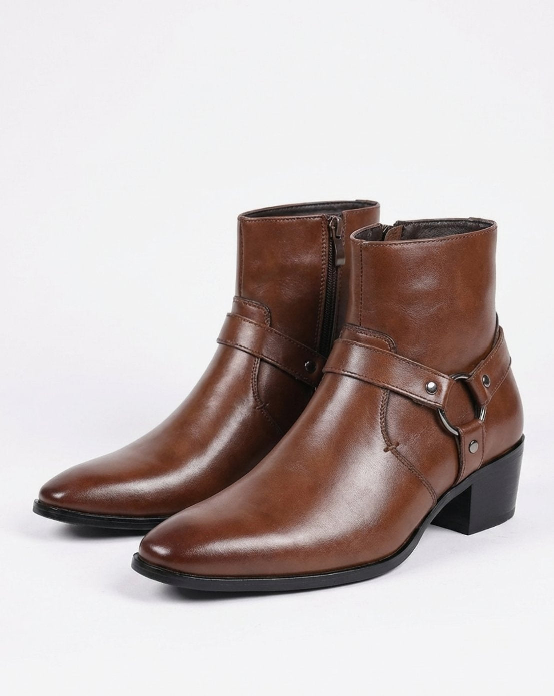 Fabian | Leder Stiefel Herren mit Harness-Riemen Spitze Zehenform Blockabsatz