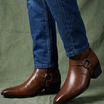 Fabian | Leder Stiefel Herren mit Harness-Riemen Spitze Zehenform Blockabsatz