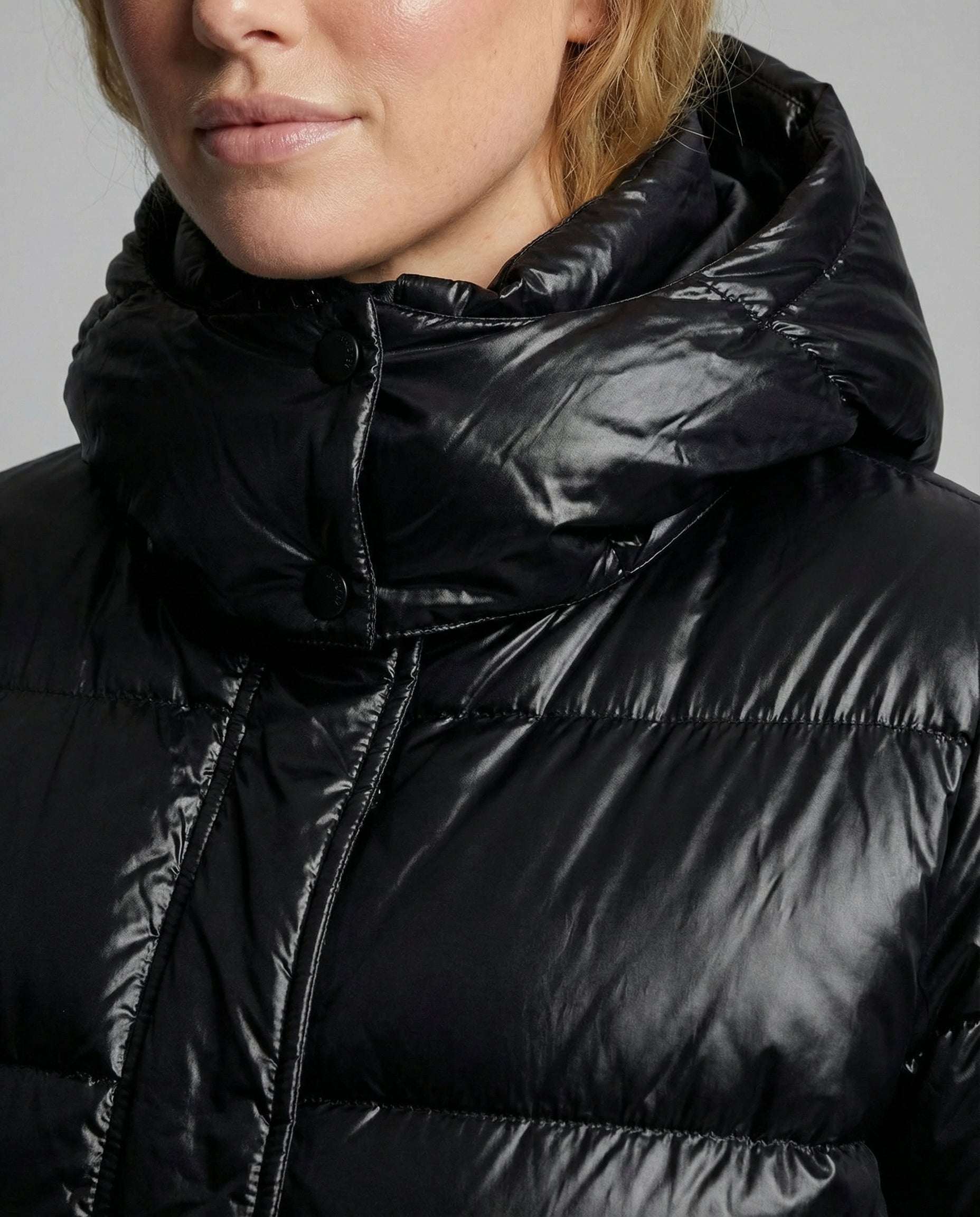 Isabelle | Daunenjacke Damen mit Kapuze Glänzend Gesteppt