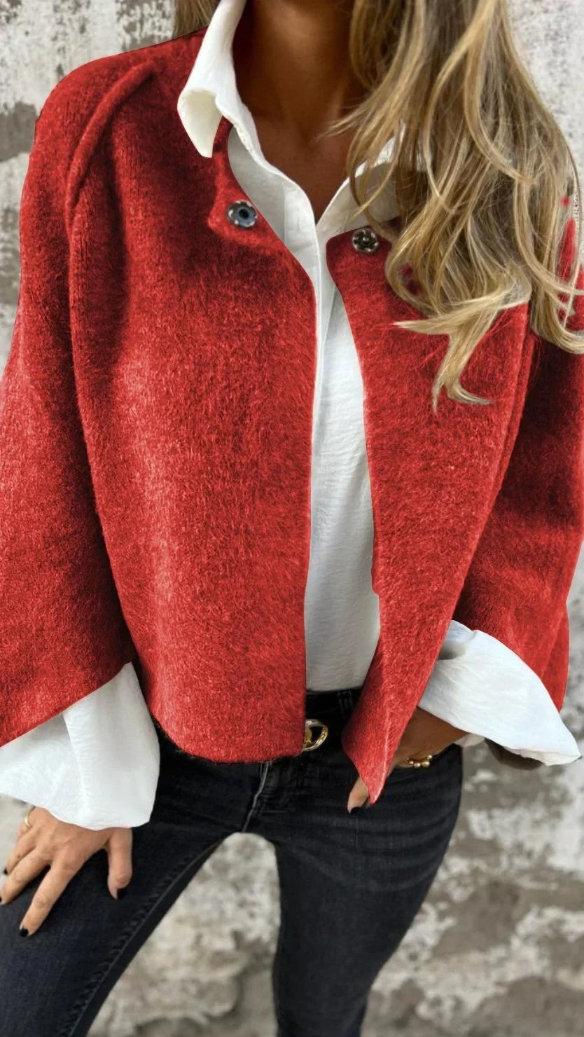 Katharina | Wolljacke Damen Kurz Flauschig Knöpfe